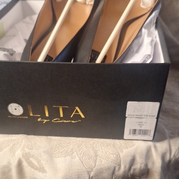 Lita By Ciara Solid Black Point Toe Pump - Picture 2 of 4
